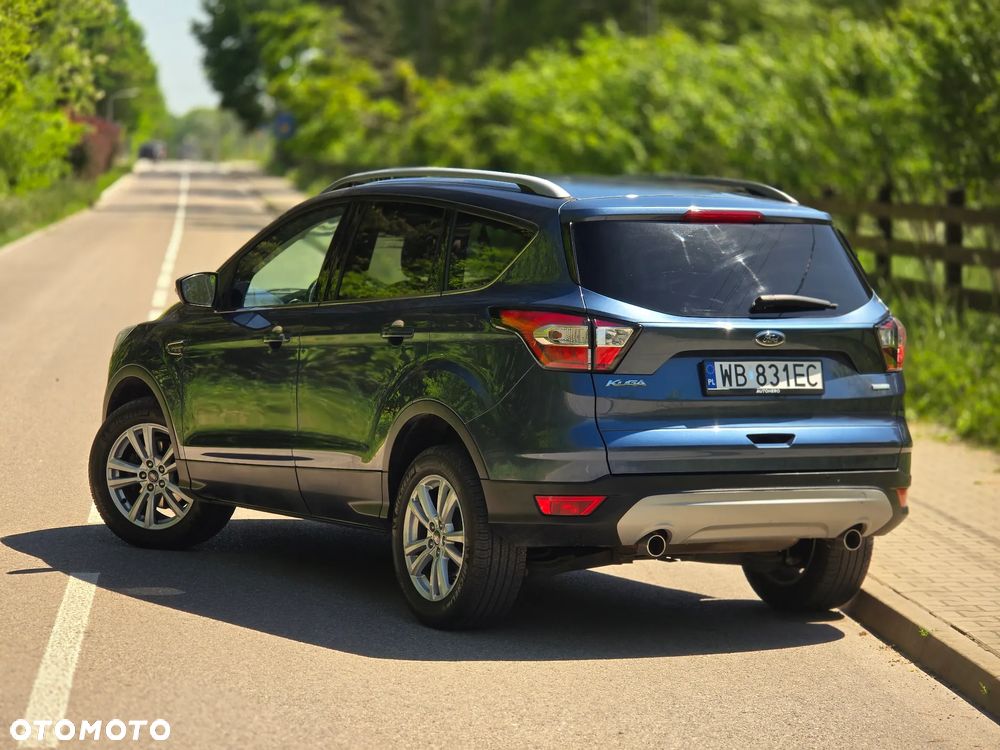 Ford Kuga 1.5 EcoBoost 2x4 Titanium - 3