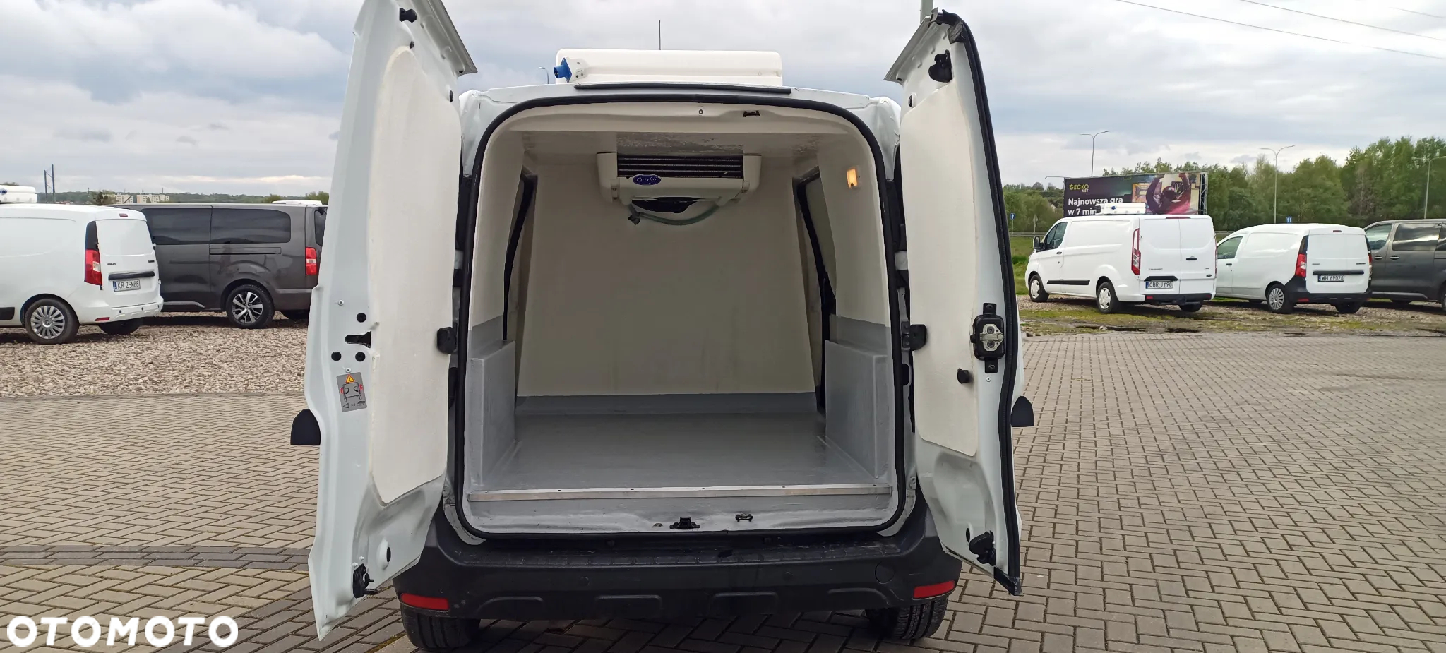 Dacia Dokker L2 Maxi Nowa Izoterma Chłodnia Mroźnia 2 x drzwi boczne Carrier 220V Lpg PL - 11
