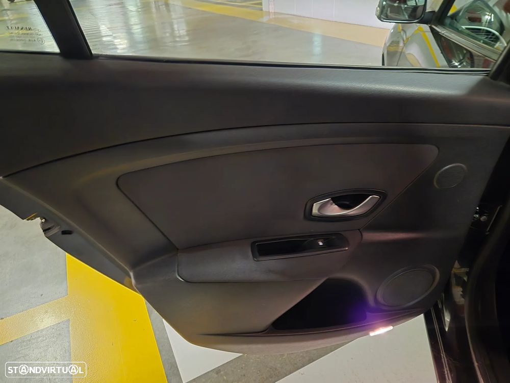 Renault Mégane Sport Tourer 1.5 dCi Dynamique - 36