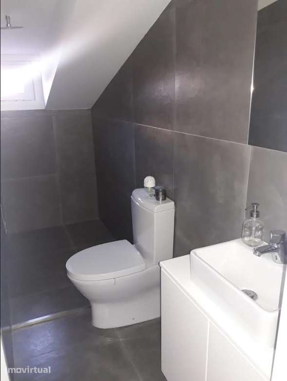 Fantástico T3 Duplex mobilado e equidado sito em Penha de França - Grande imagem: 4/12