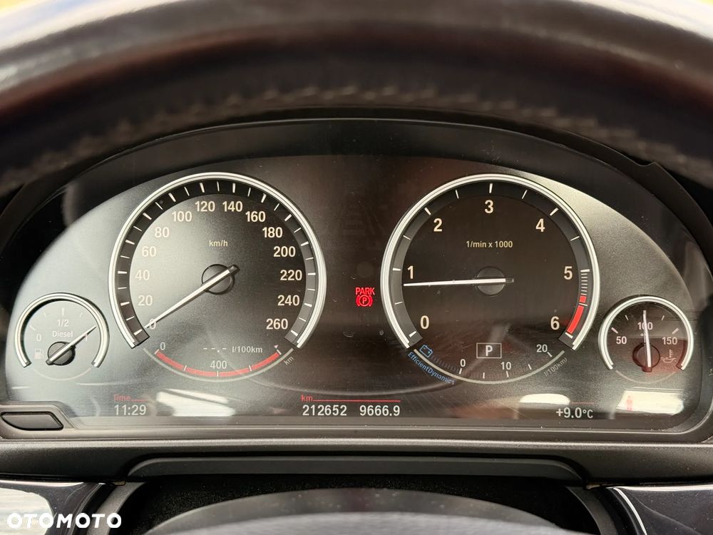 BMW Seria 5 525d - 12