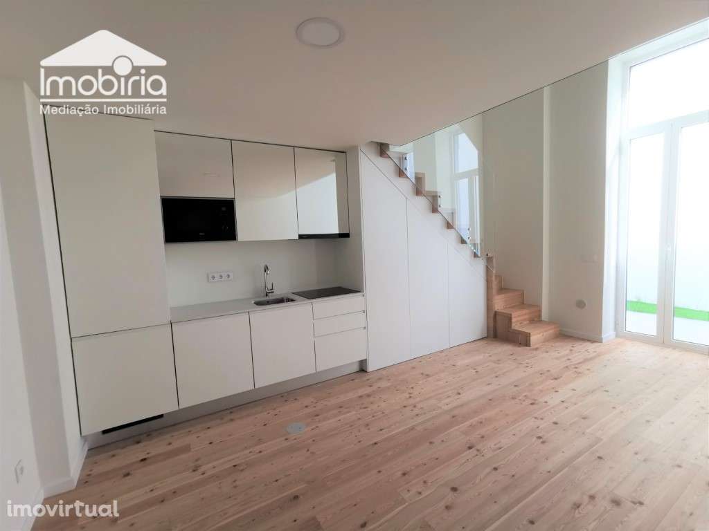 Apartamento T1 Mezanino Arrendamento Aveiro > Glória e Vera Cruz - Grande imagem: 3/9