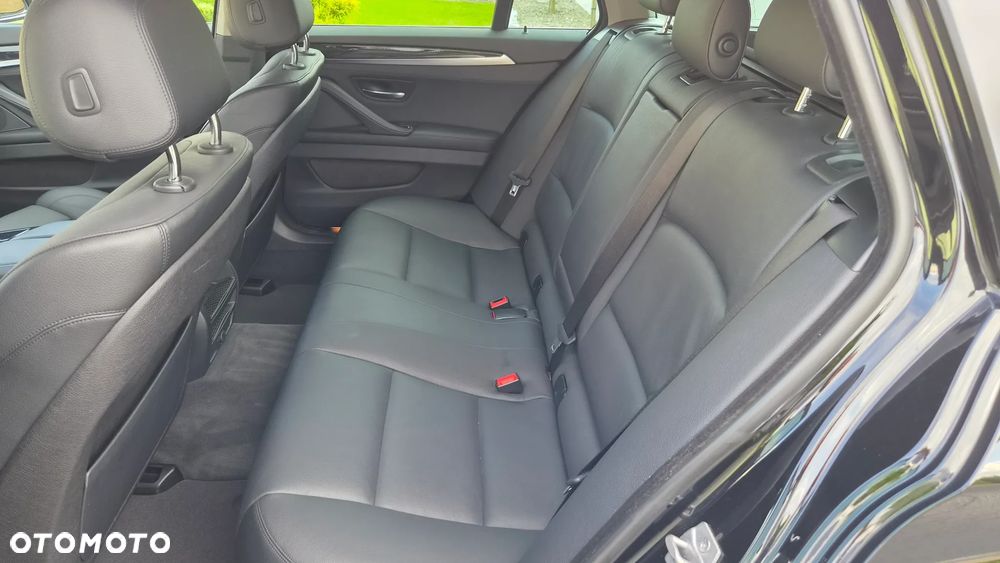 BMW Seria 5 520d - 25