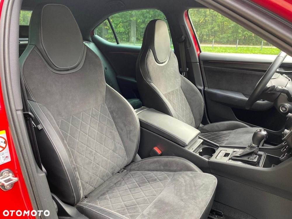 Skoda Superb 2019 photo 5