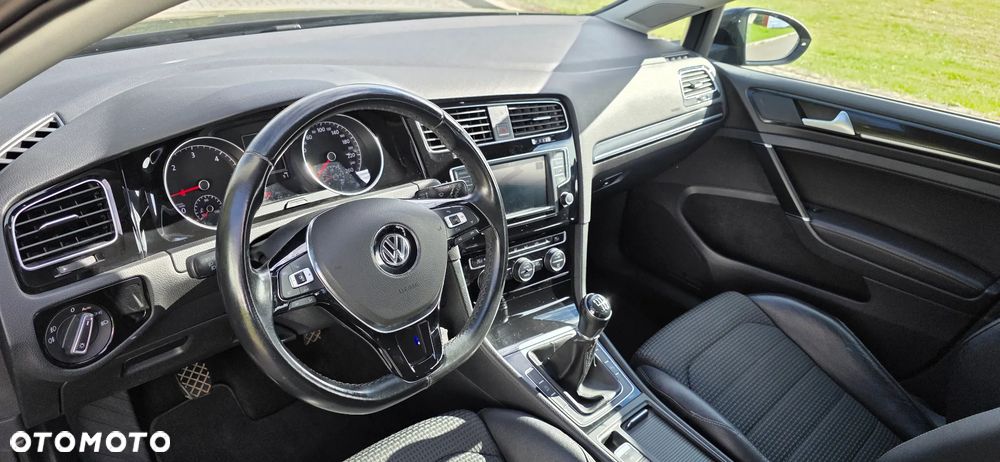 Volkswagen Golf - 17