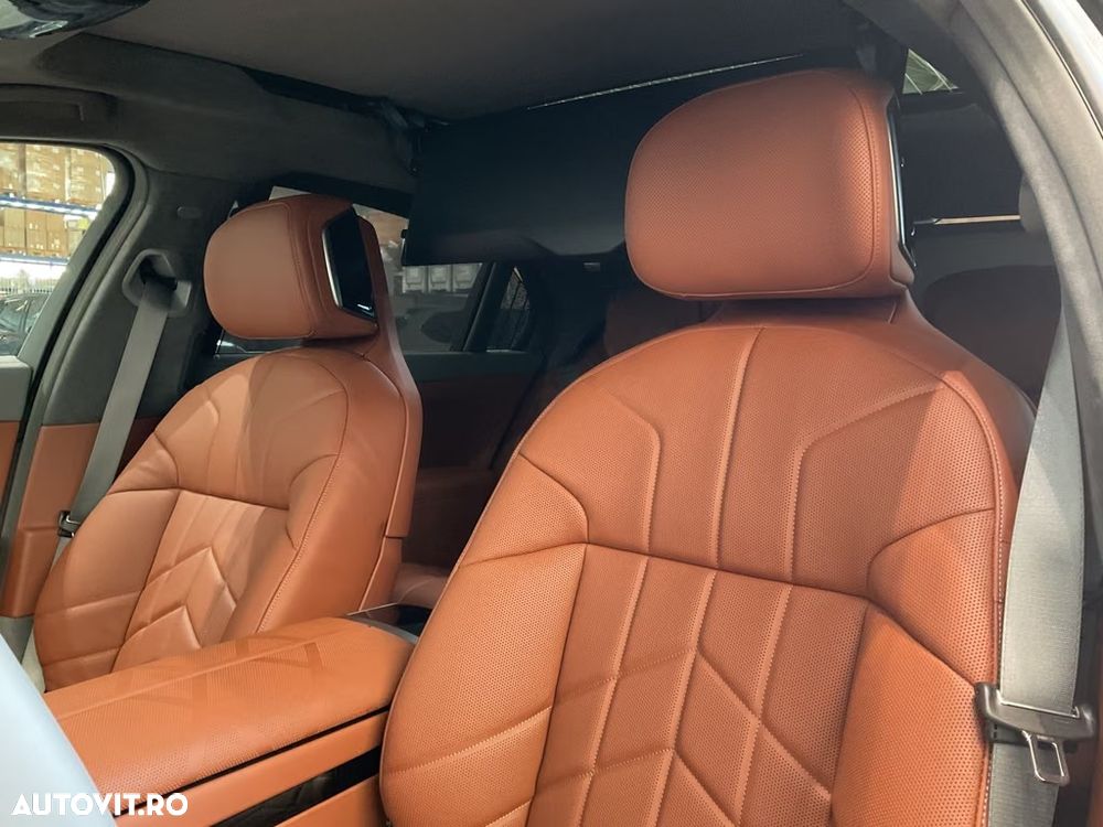 BMW 7 Series 2026 — imagine 9