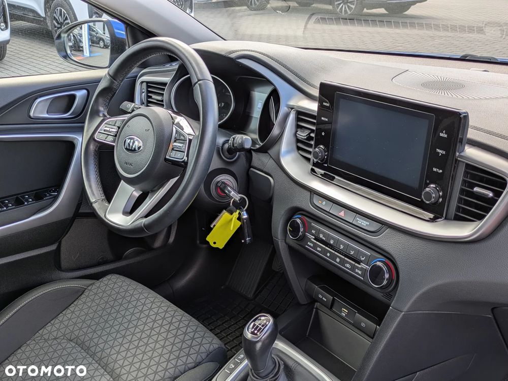 Kia Ceed 1.5 T-GDI M - 21