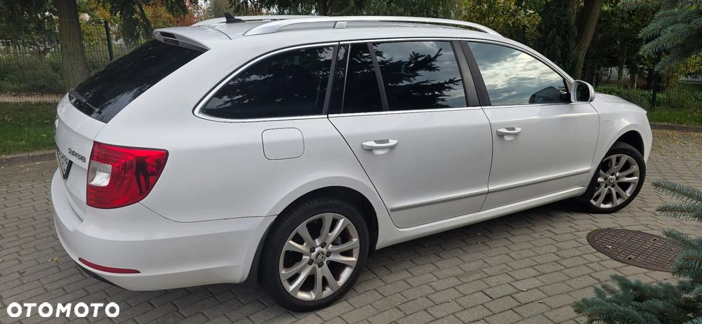 Skoda Superb 2014 photo 2