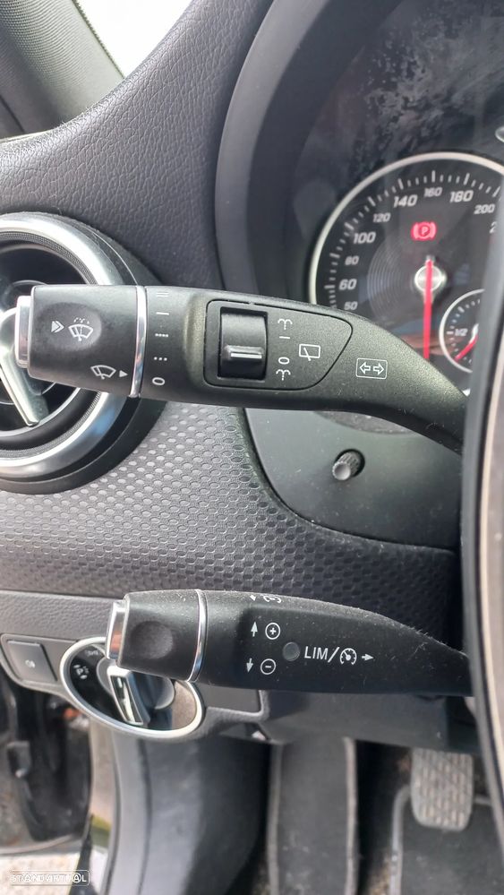 Mercedes-Benz A 180 CDI (BlueEFFICIENCY) Urban - 5