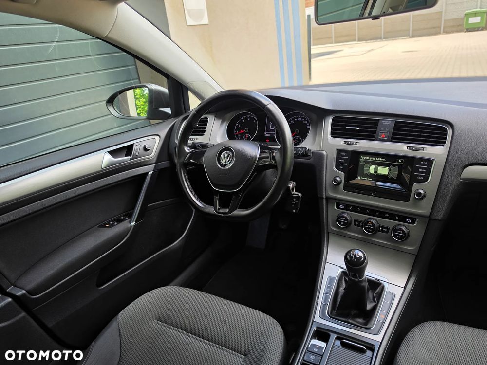 Volkswagen Golf - 10