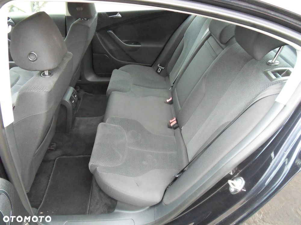 Volkswagen Passat 2.0 Blue TDI SCR Highline - 10