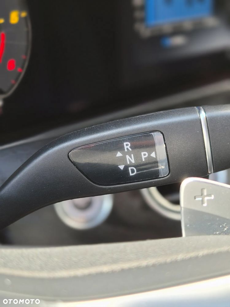 Mercedes-Benz Klasa E 220 d 4-Matic AMG - 26