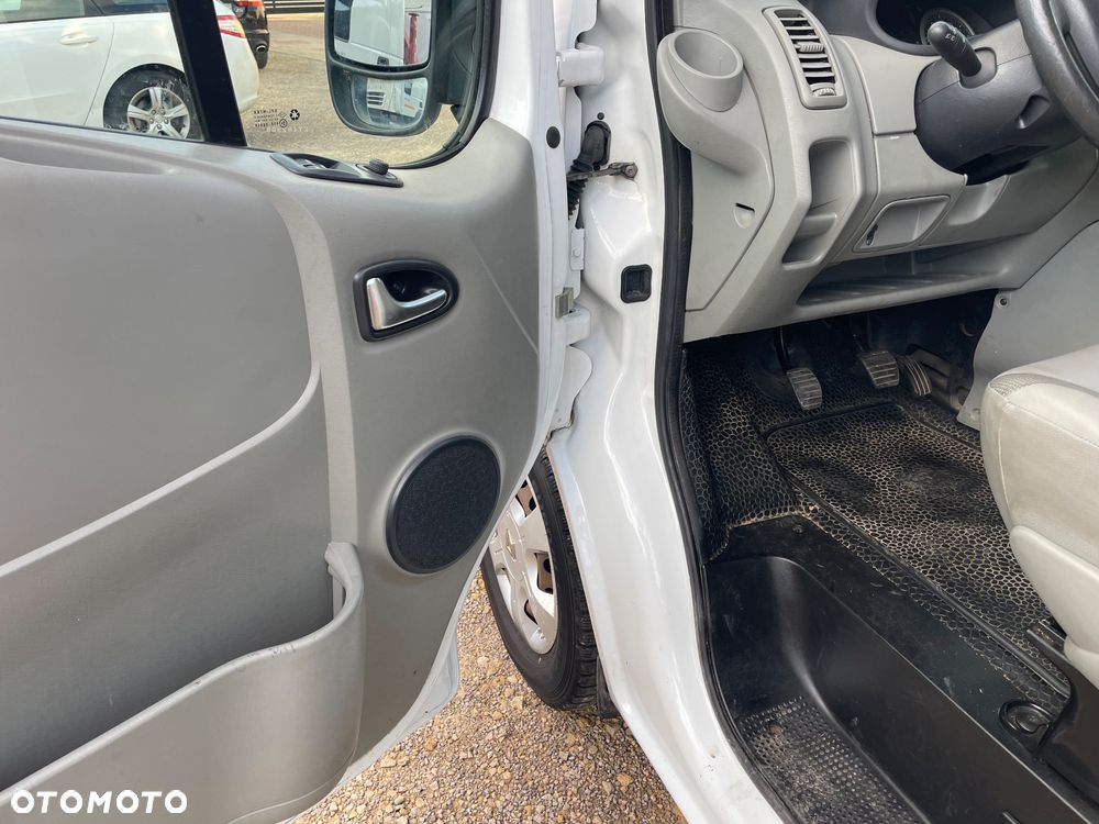 Renault Trafic Passenger Expression - 15