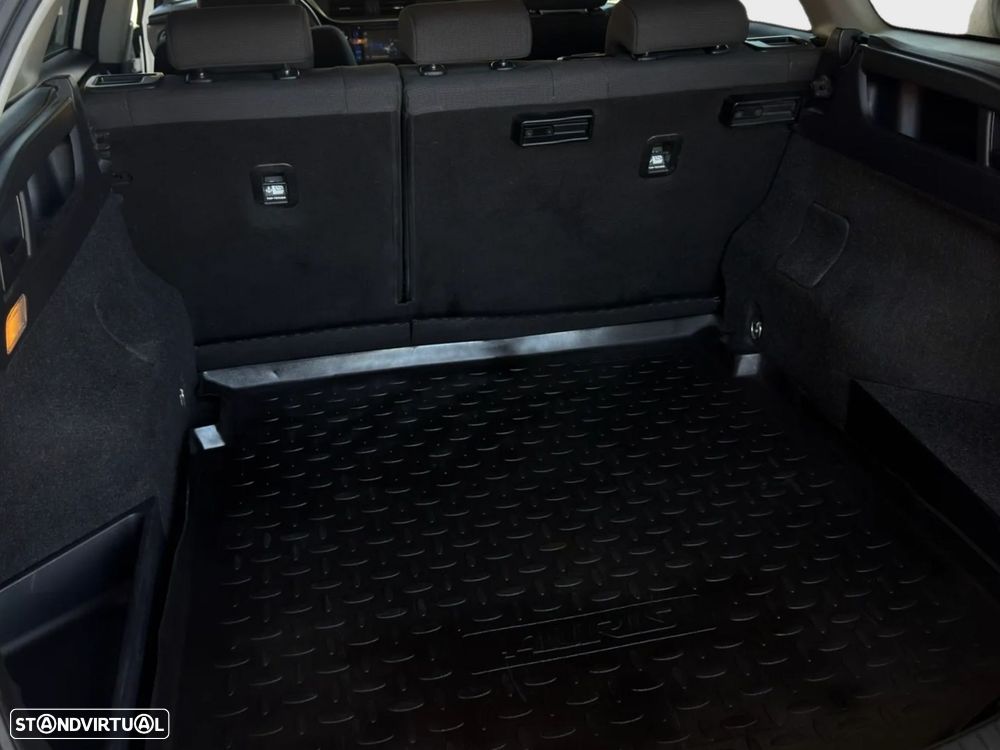 Toyota Auris Touring Sports 1.8 HSD Exclusive - 19