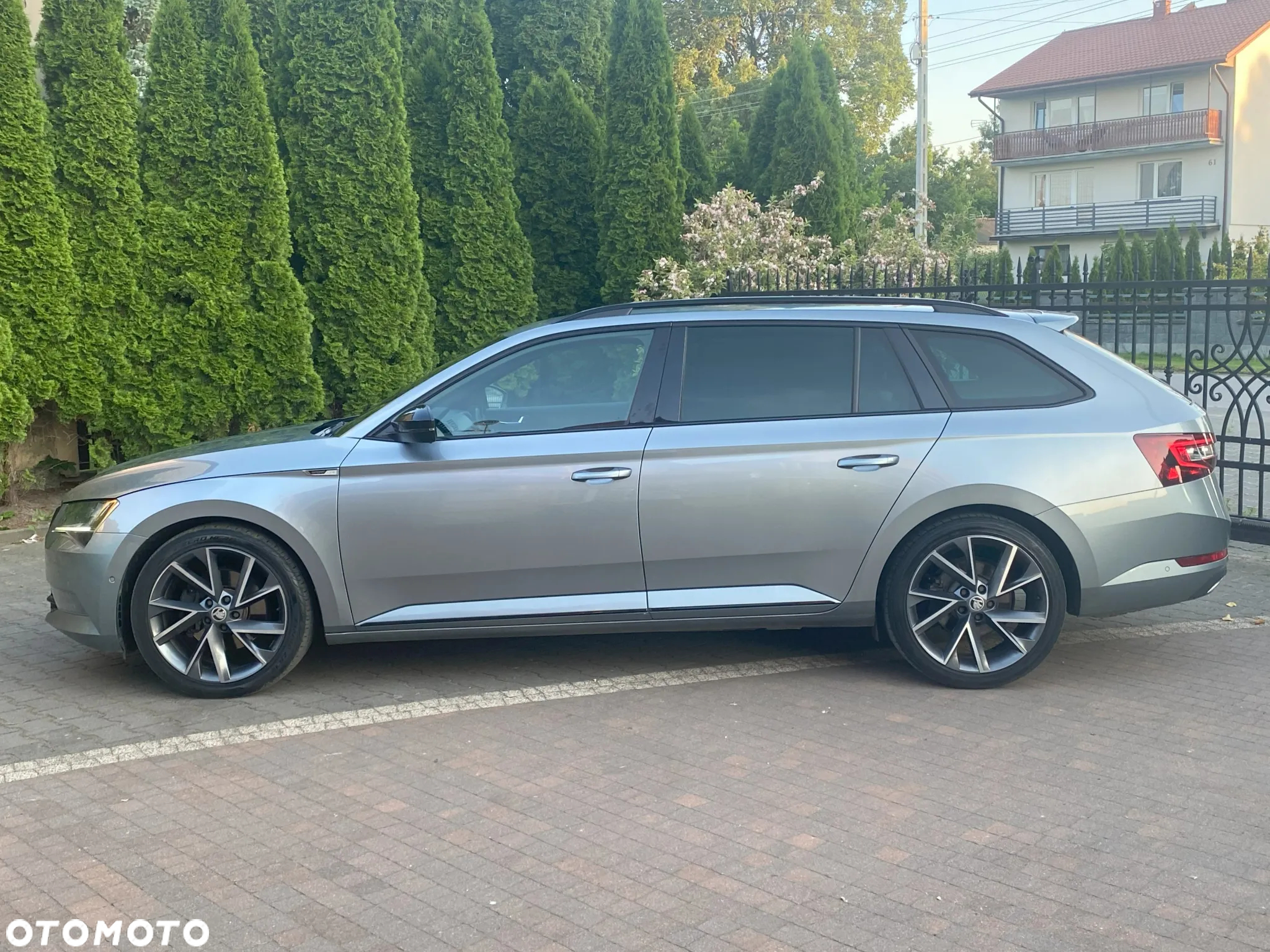 Skoda Superb 2.0 TDI Sportline DSG - 2