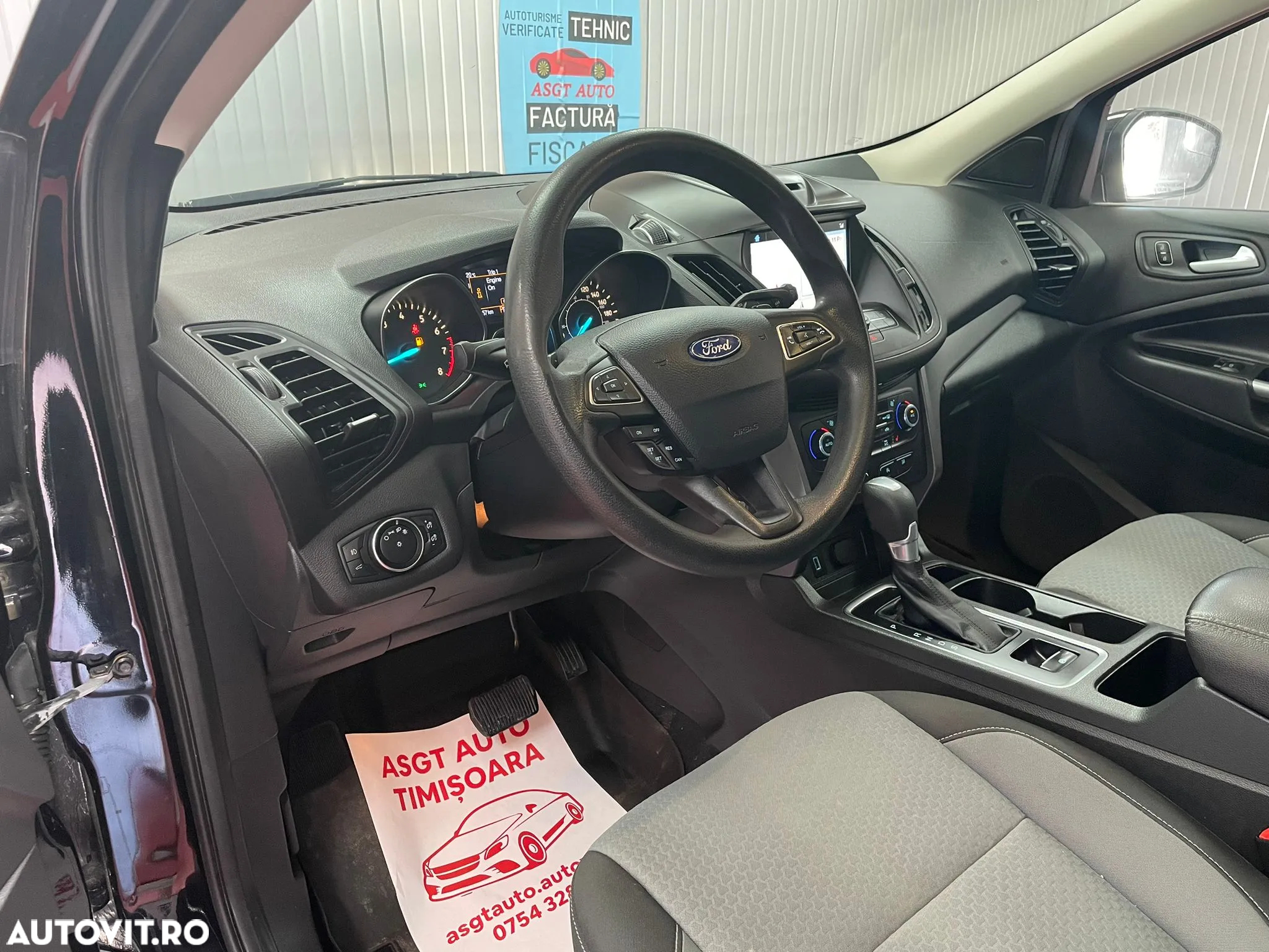 Ford Kuga - 12