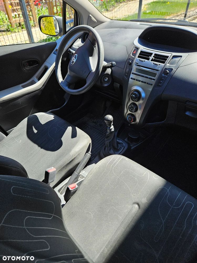Toyota Yaris 1.33 Luna - 4