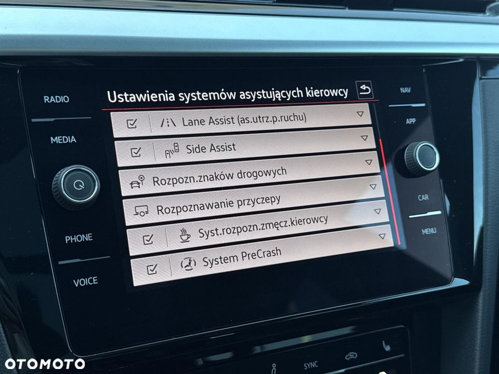 Volkswagen Arteon 2.0 TDI R-Line DSG - 26