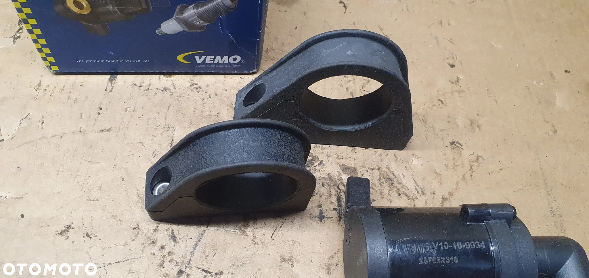 Dodatkowa pompka obiegu wody NOWA VEMO Audi A3 8P V10-16-0034 7N0965561 - 3