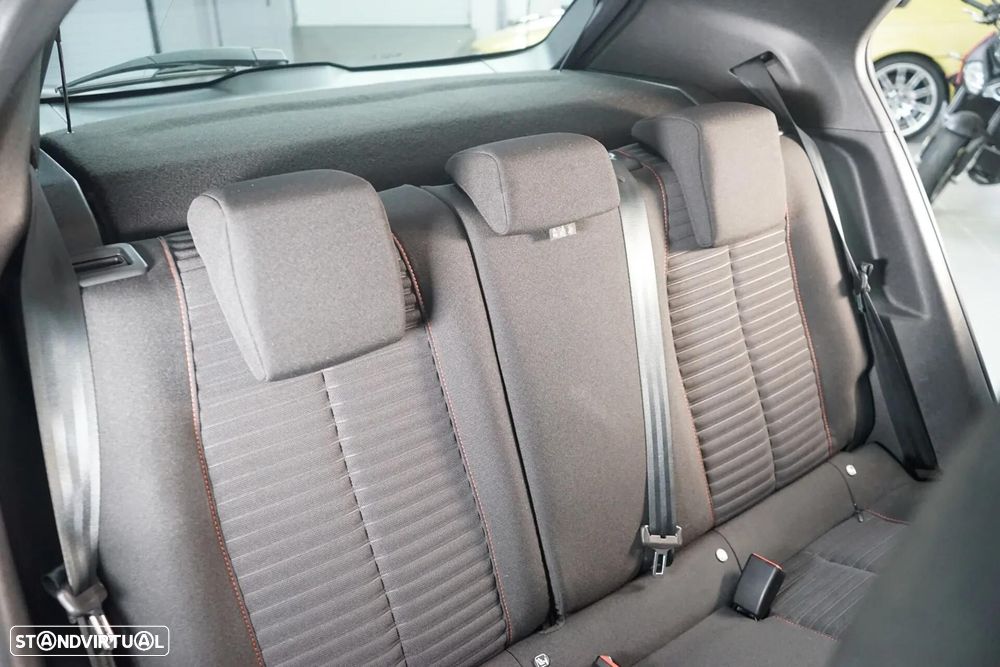 Peugeot 2008 1.2 PureTech Allure - 37