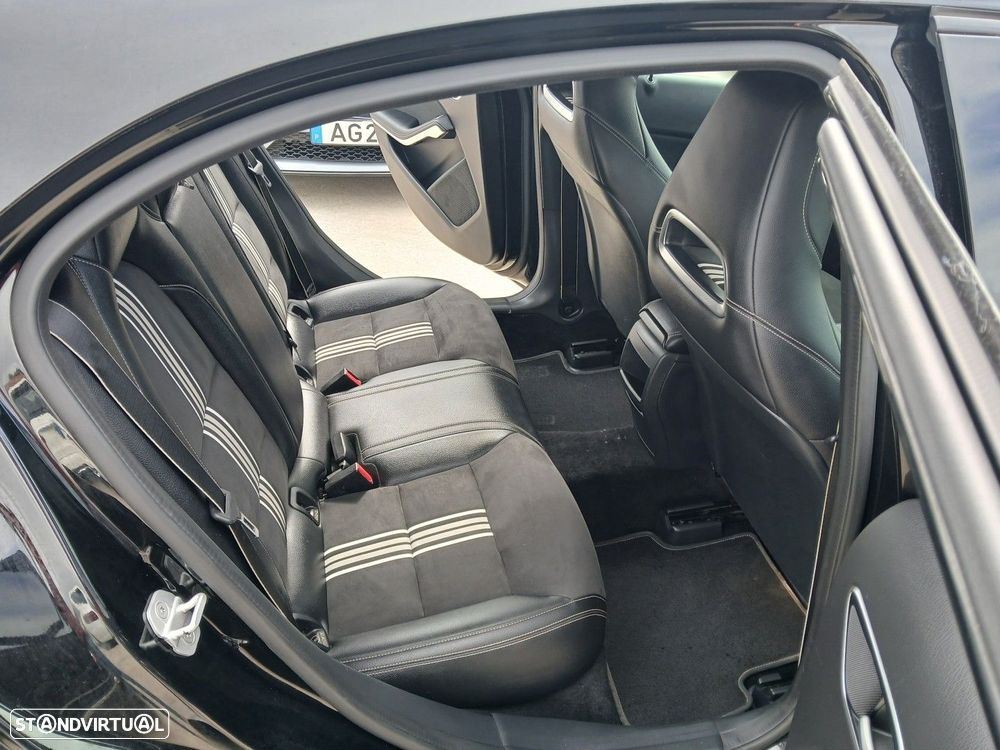 Mercedes-Benz A 200 d AMG Line - 11