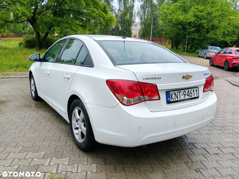 Chevrolet Cruze 1.8 LS - 7