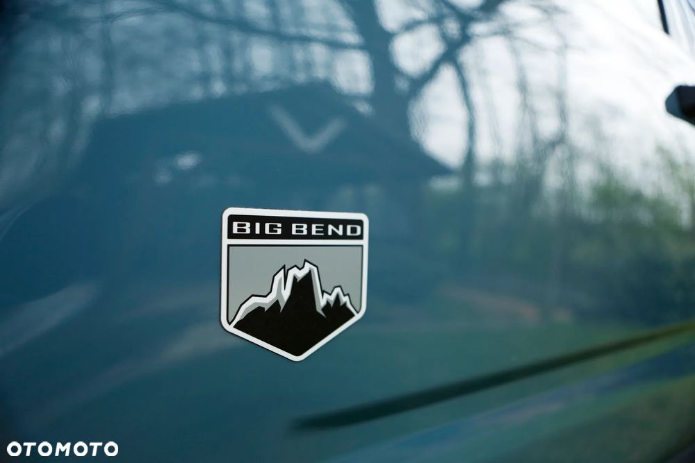 Ford Bronco - 12