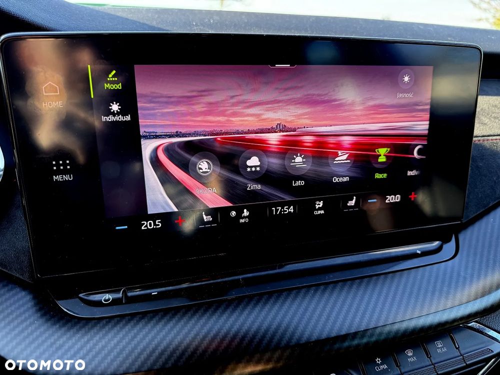Skoda Octavia 2.0 TDI DSG RS - 28