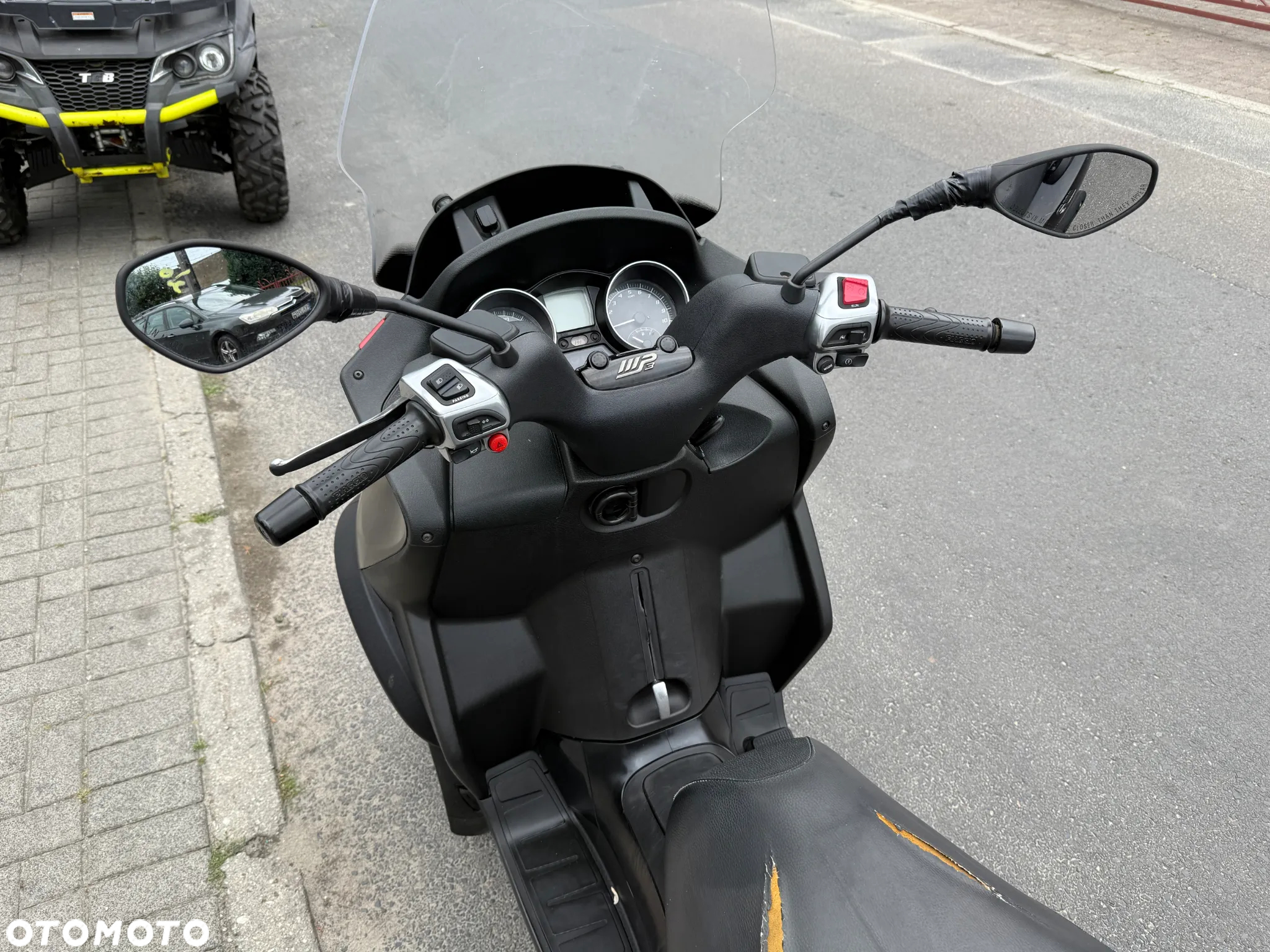 Piaggio MP-3 - 9