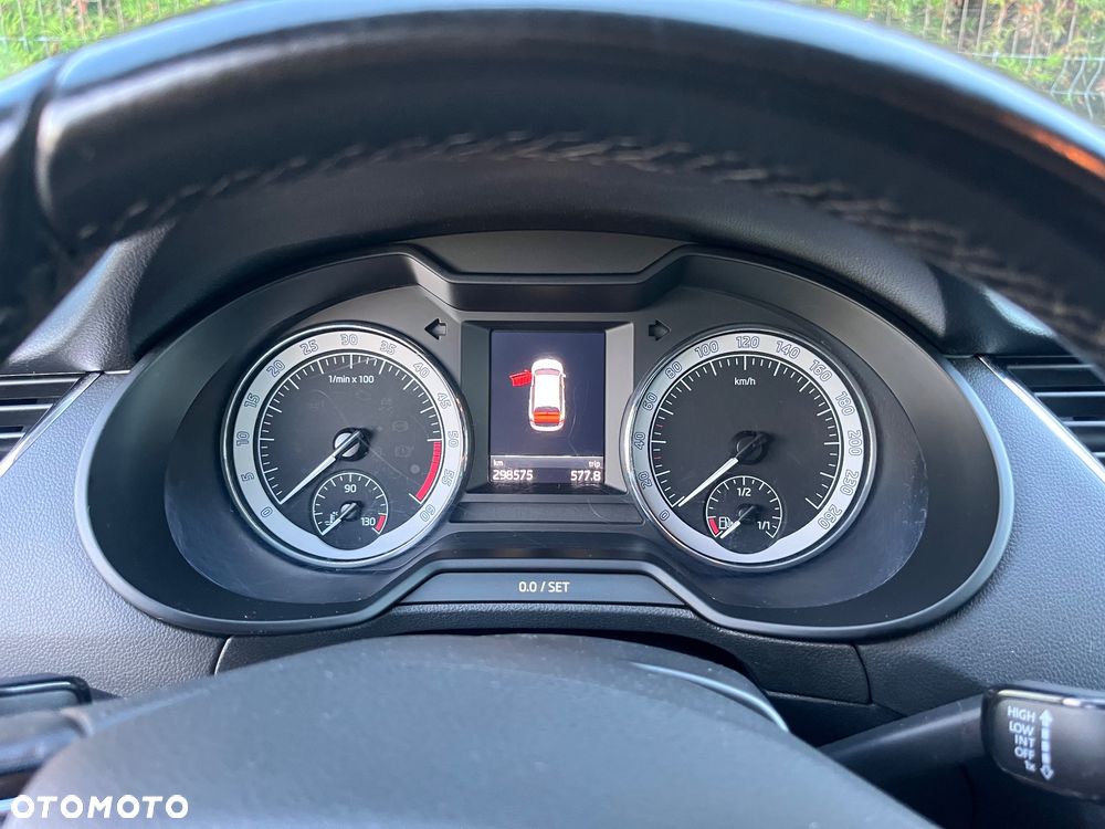 Skoda Octavia 1.6 TDI DSG Ambition - 10