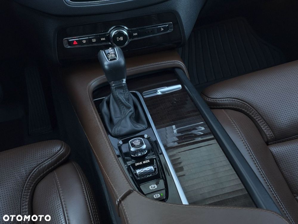 Volvo XC 90 - 27