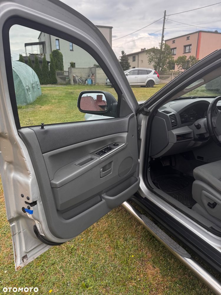 Jeep Grand Cherokee - 19