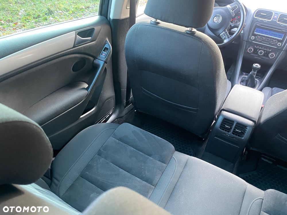 Volkswagen Golf - 22