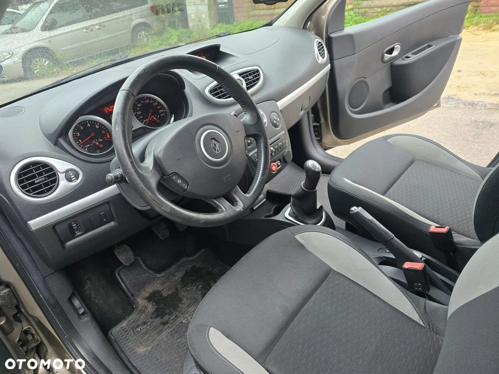 Renault Clio 1.2 16V 75 Expression - 6