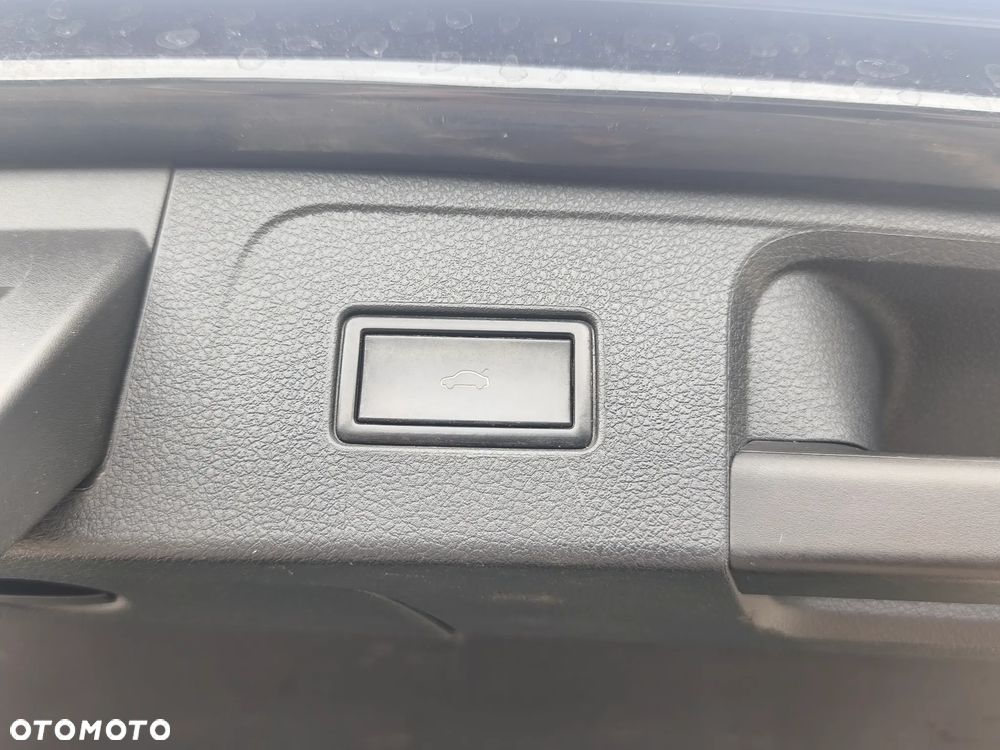 Volkswagen Passat Variant 2.0 TDI (BlueMotion Technology) Highline - 20