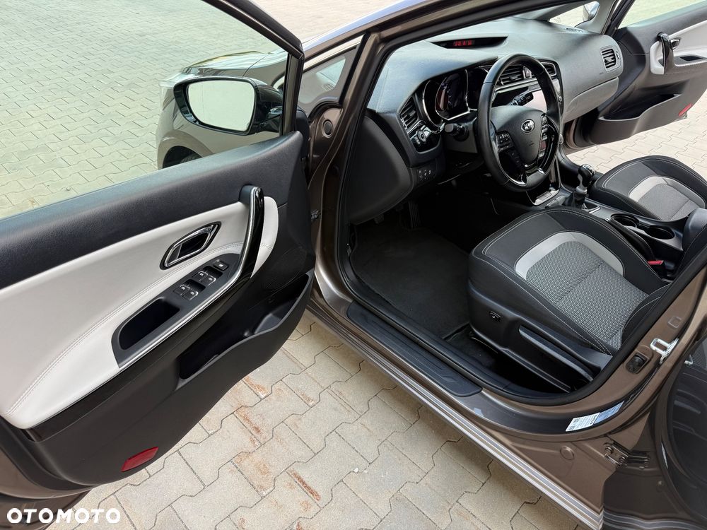 Kia Ceed 1.6 GDI Platinum Edition - 19