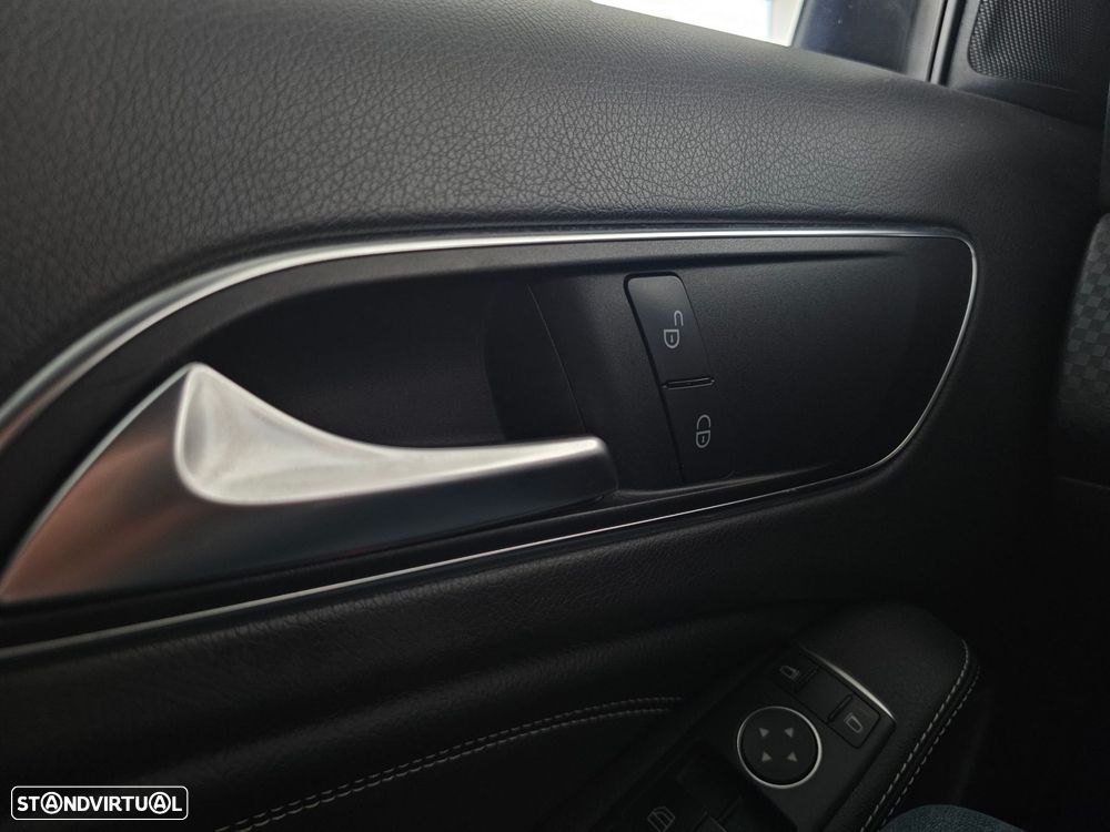 Mercedes-Benz A 180 d Urban Aut. - 12