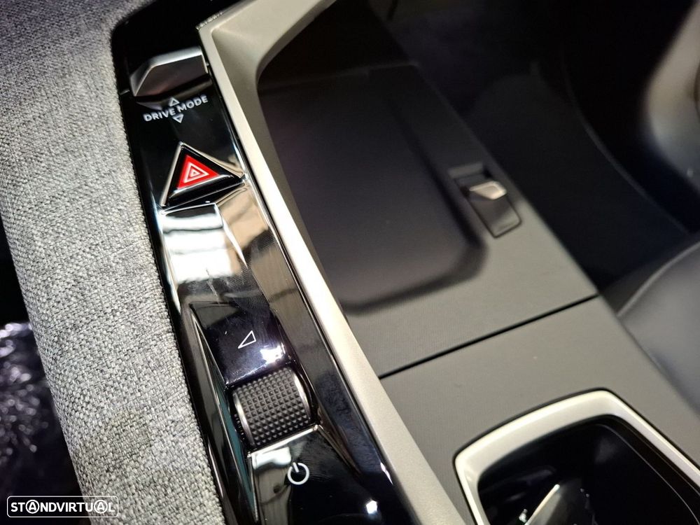 Peugeot E-3008 73 kWh GT - 17