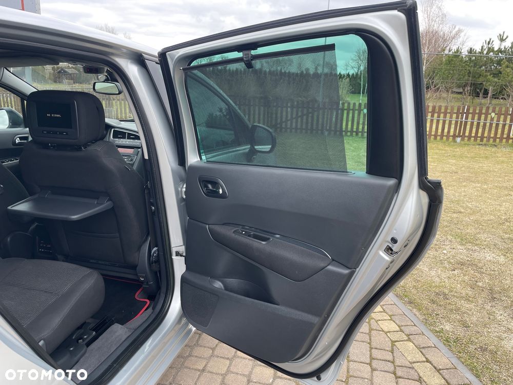 Peugeot 5008 HDI FAP 150 Family Plus - 22