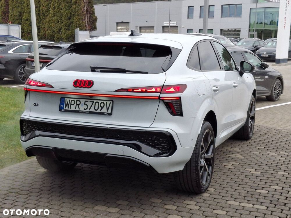 Audi Q3 Sportback - 4