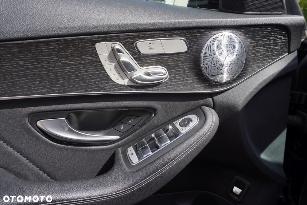 Mercedes-Benz Klasa C 300 de 9G-TRONIC - 31