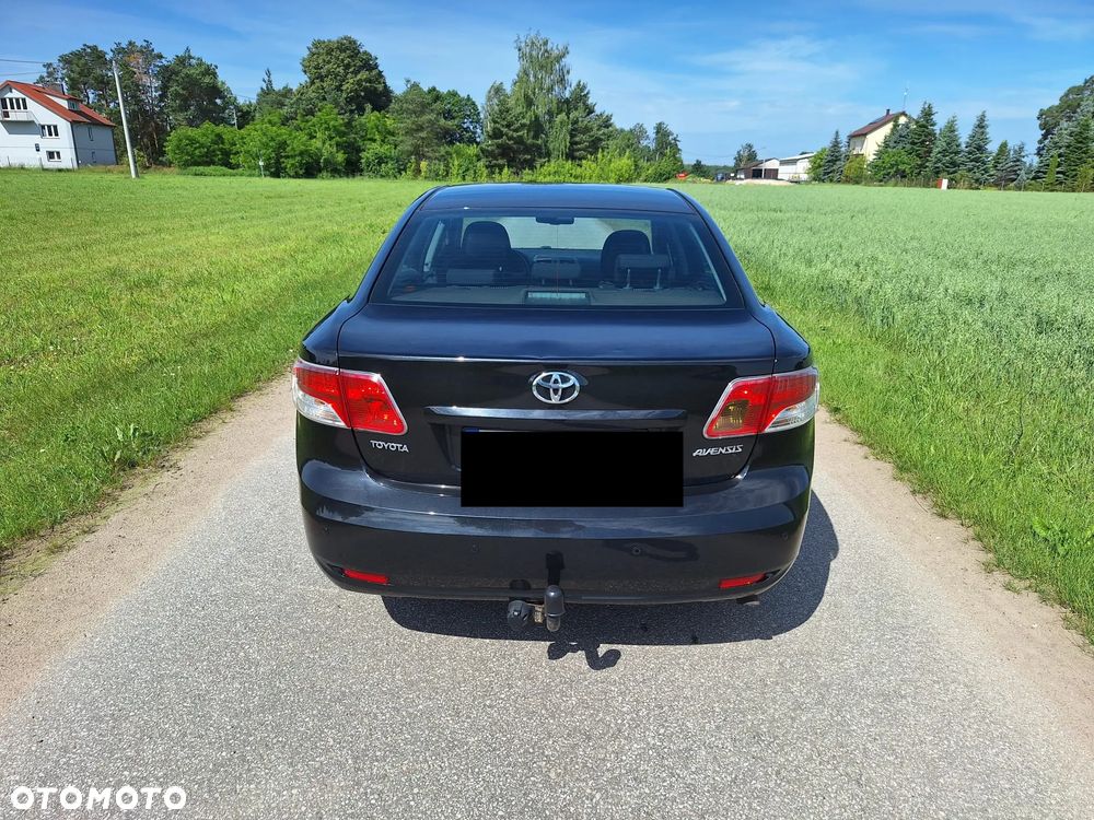 Toyota Avensis - 4