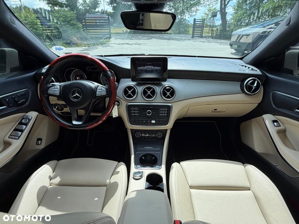 Mercedes-Benz CLA 250 7G-DCT AMG Line - 19