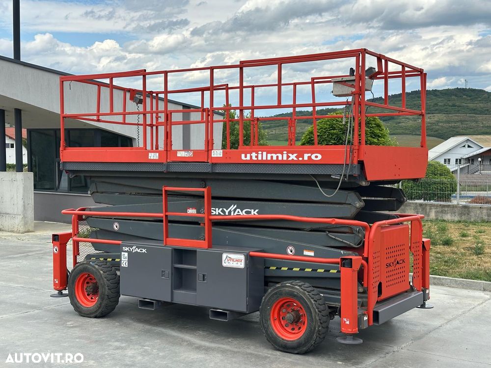 Skyjack SJ9250 RT - 2