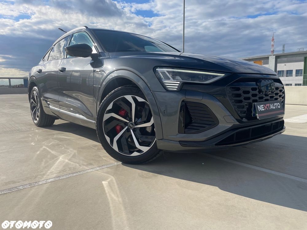 Audi Q8 Sportback e-tron - 4