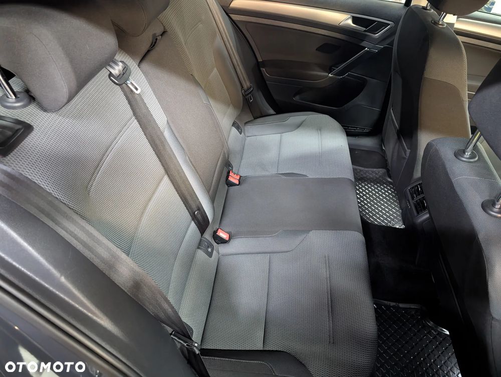 Volkswagen Golf 1.6 TDI BlueMotion Technology Comfortline - 26