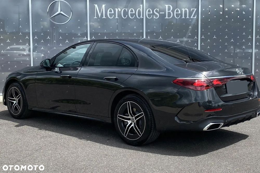 Mercedes-Benz Klasa E 220 d 9G-TRONIC - 23