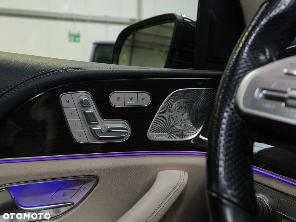 Mercedes-Benz GLS - 32