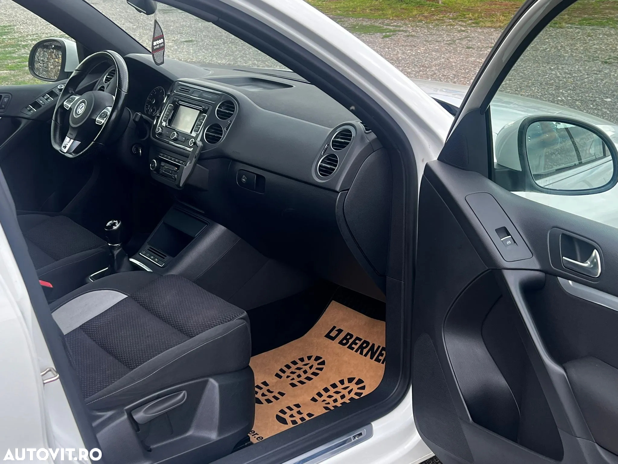 Volkswagen Tiguan - 6