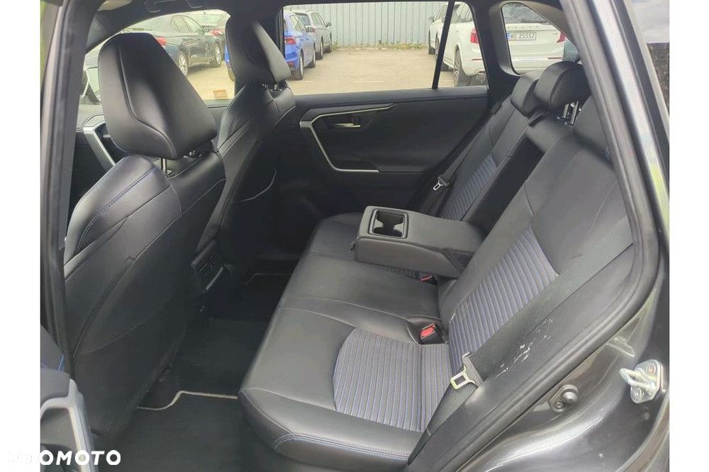 Toyota RAV4 - 10